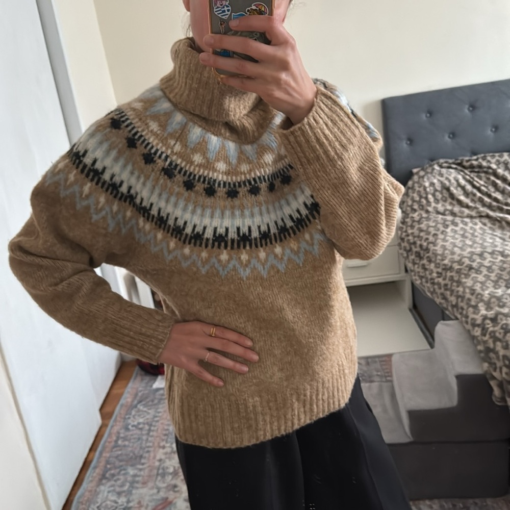 H&M sweater size S
Excellent condition